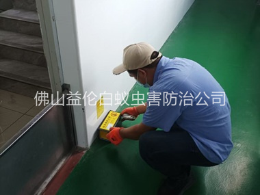 河口工厂车间室内布置粘鼠板工程
